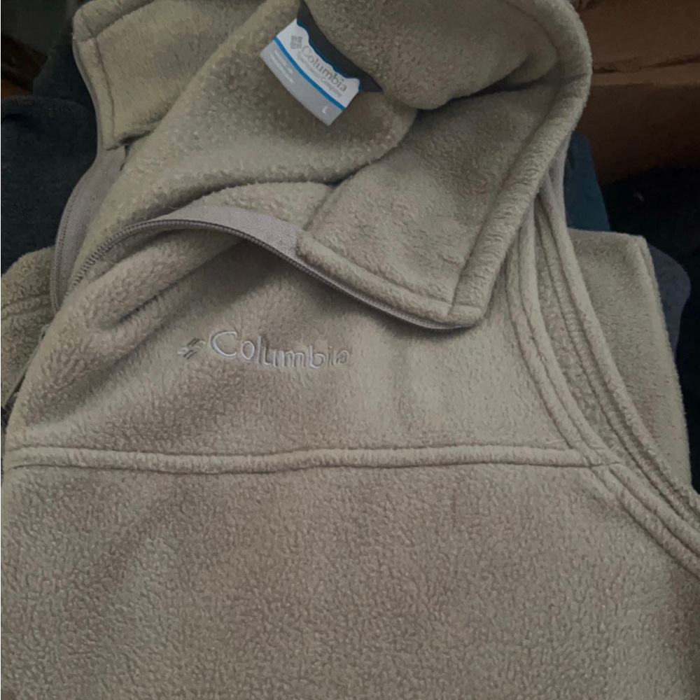Columbia vest